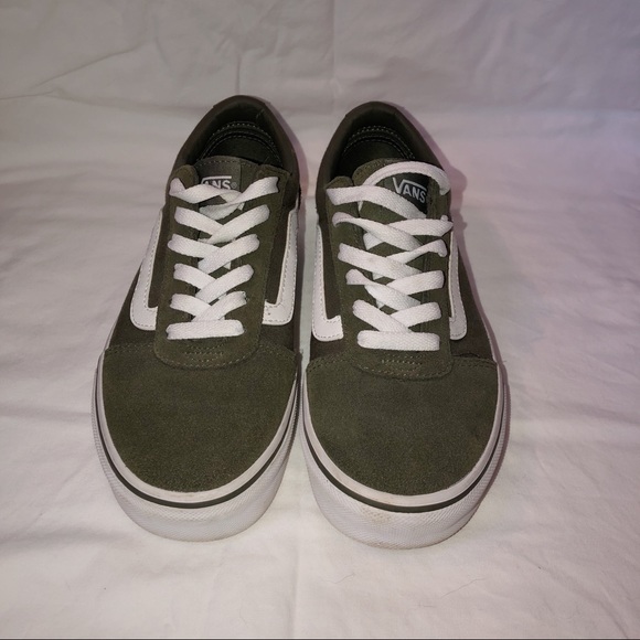 Vans - Picture 2 of 4